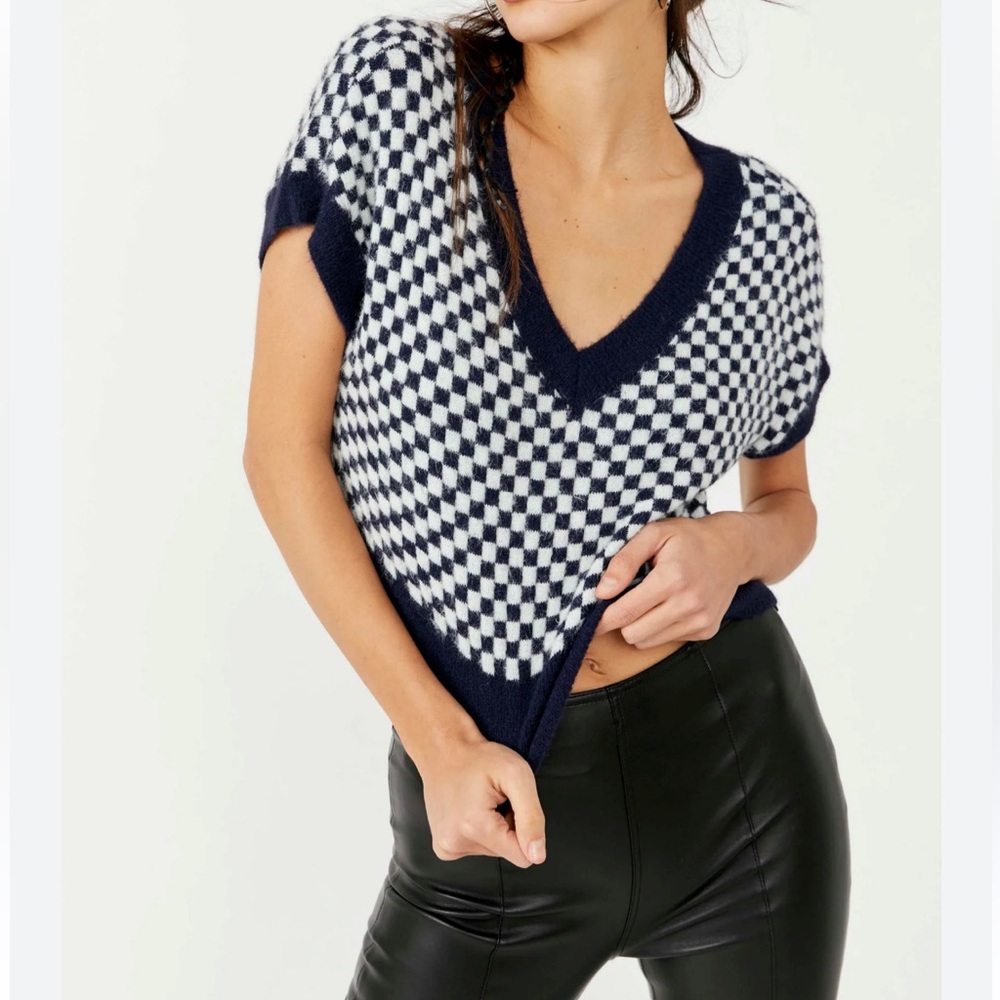 Industry Republic NWT Black/White Checkered Vneck Sweater Vest size medium